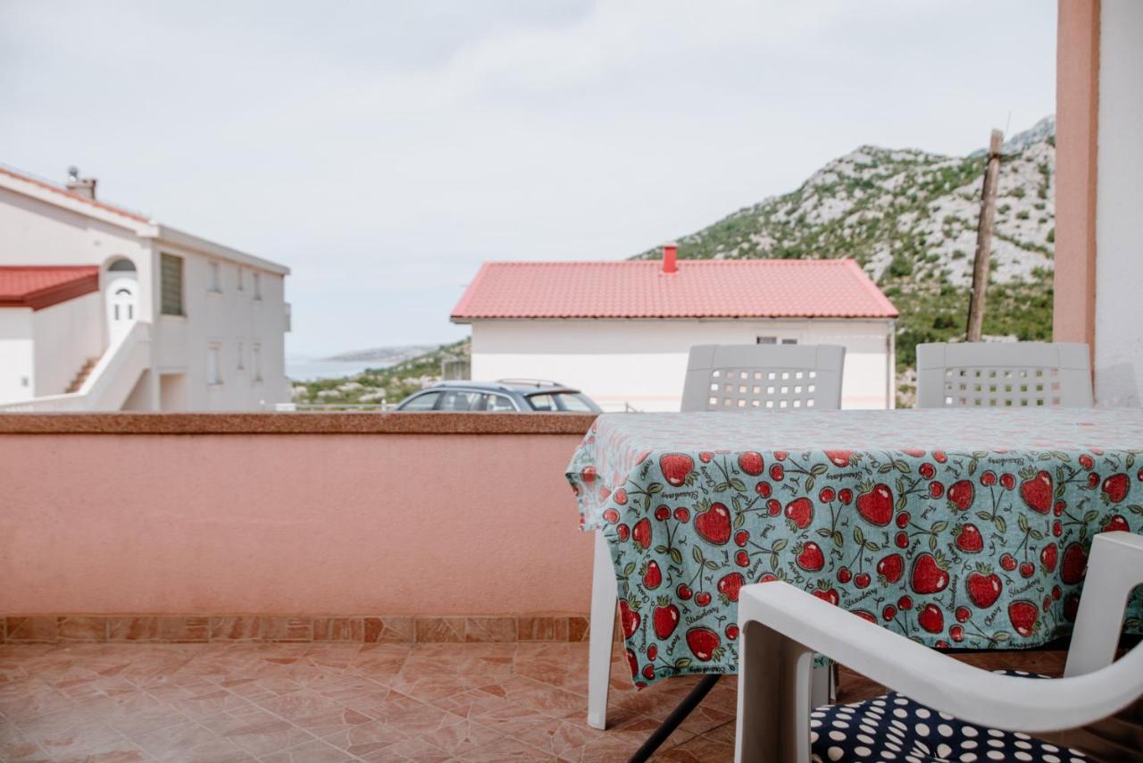 Appartamento Apartmens Leona Karlobag Esterno foto