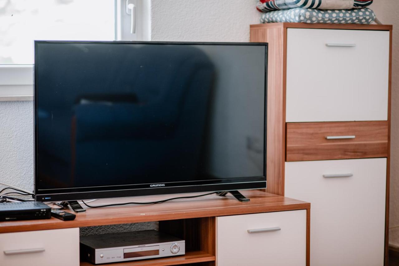 Appartamento Apartmens Leona Karlobag Esterno foto
