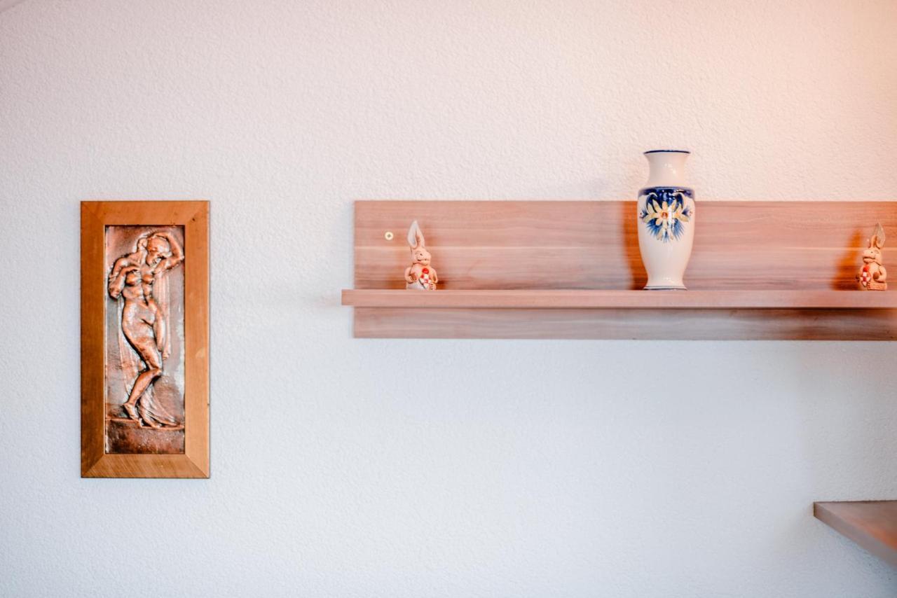 Appartamento Apartmens Leona Karlobag Esterno foto