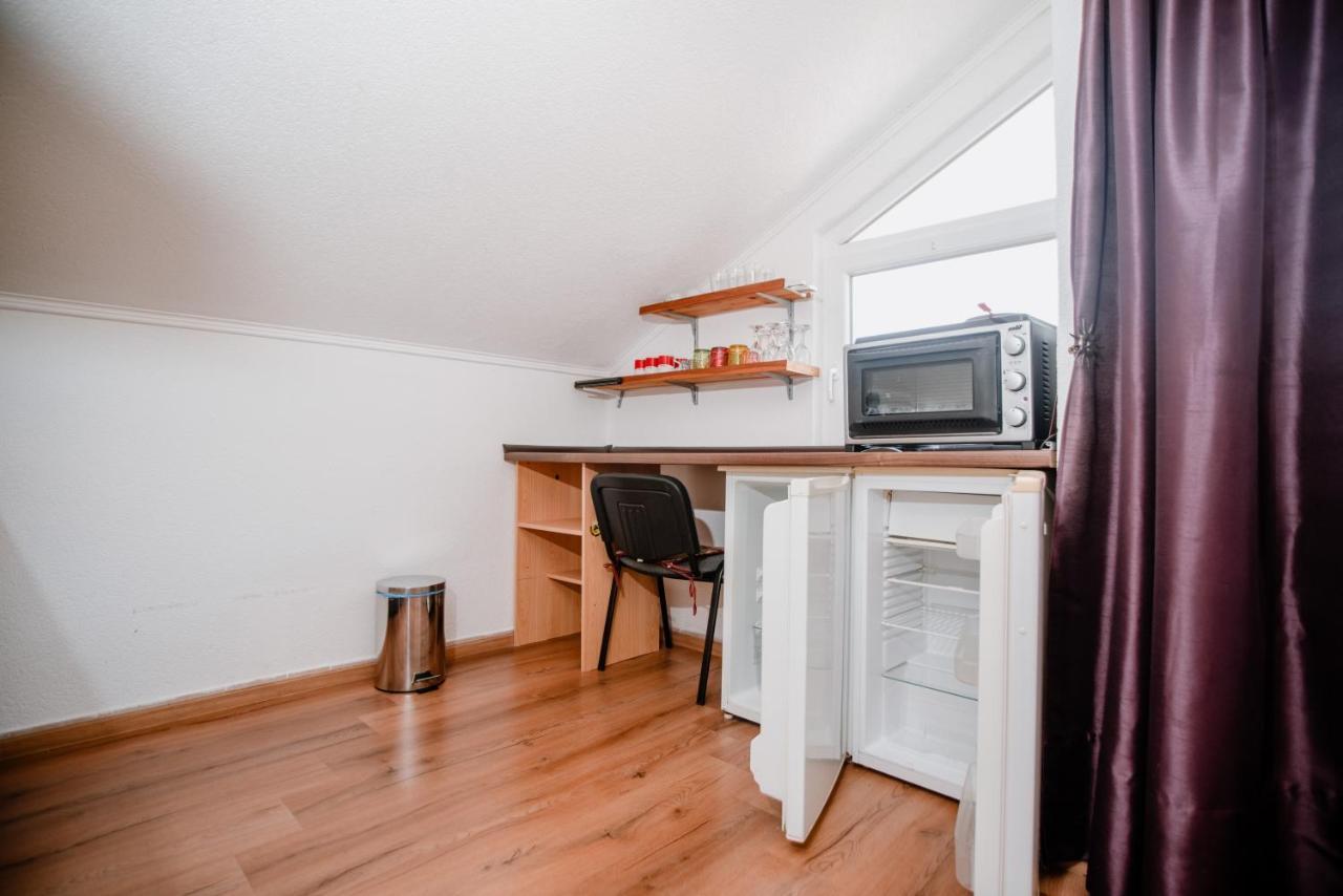 Appartamento Apartmens Leona Karlobag Esterno foto